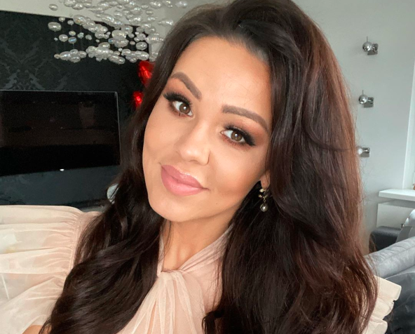 "Gogglebox": Sylwia Bomba w supermodnym płaszczu z Zary