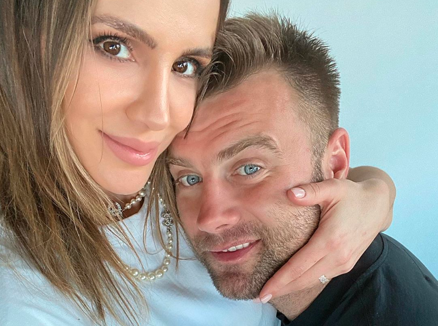 Fani ostro krytykują luksusowy dres rocznego syna Sary Boruc-Mannei