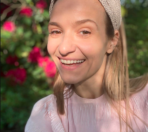 Internauci hejtują Joannę Koroniewską za zdjęcia topless