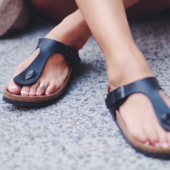 Klapki podobne do Birkenstocków