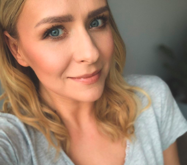 Aneta Zając w modnej sukience na lato z wyprzedaży z Mohito