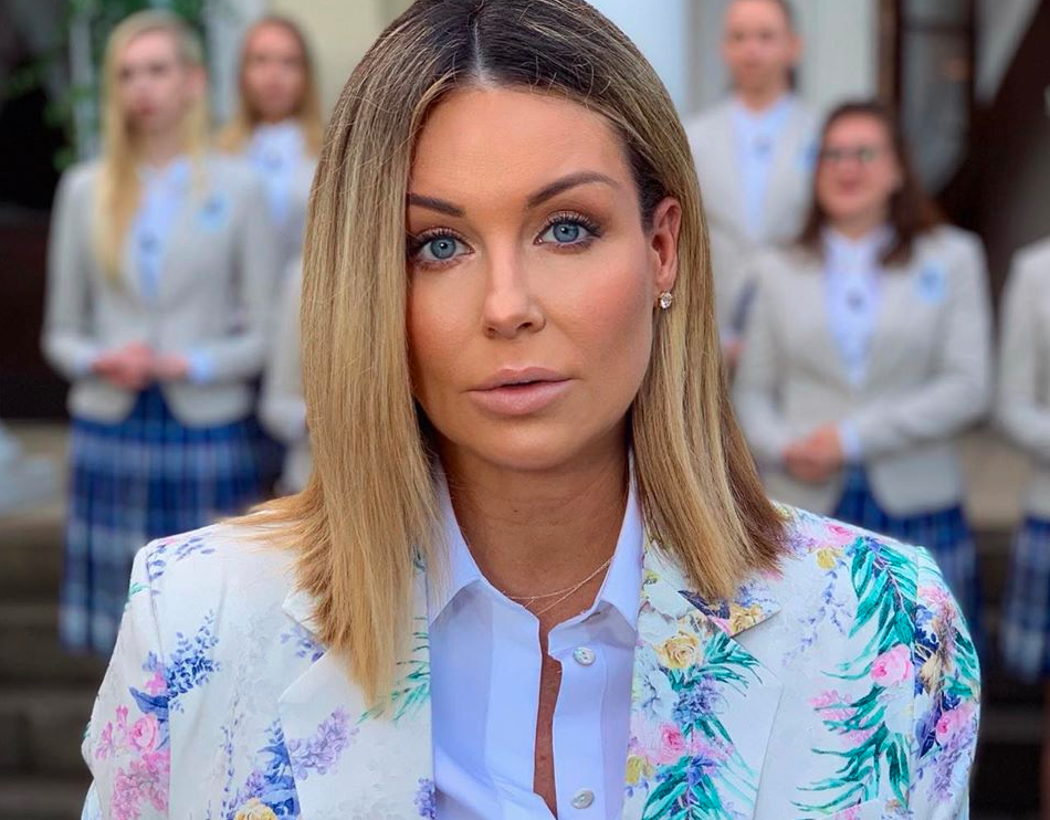 Małgorzata Rozenek-Majdan w modnych klapkach z wyprzedaży.To hit Instagrama
