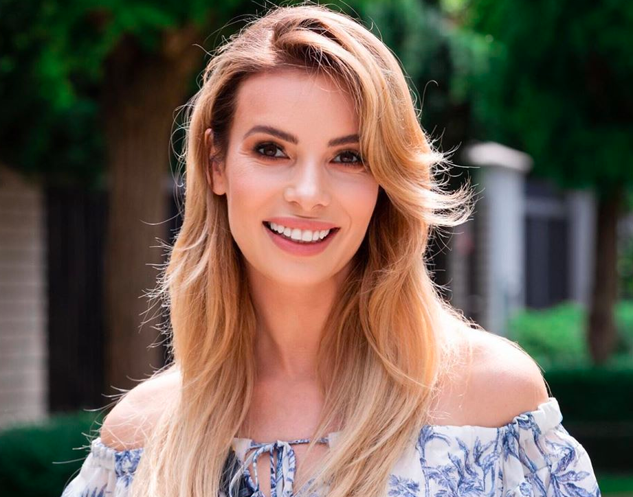 Izabela Janachowska w modnym kostiumie kąpielowym z H&M za niecałe 80 zł