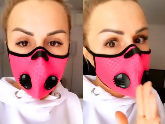 Blanka Lipińska w maseczce