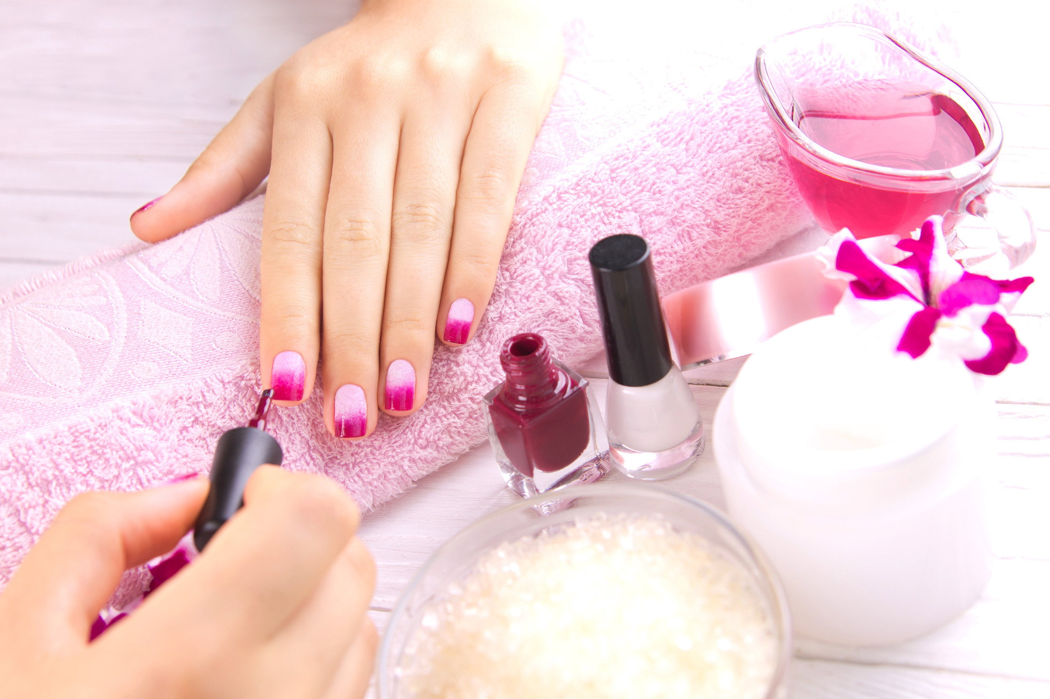 manicure baby boomer kolorowy