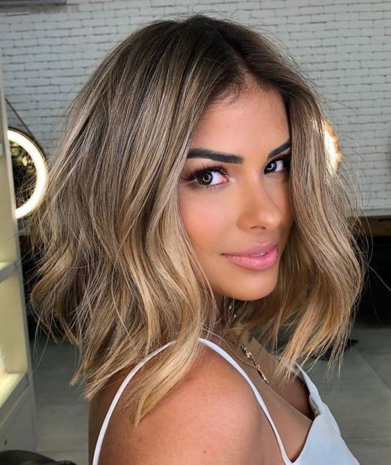 modne fryzury - tousled bob