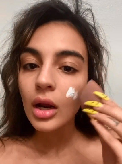 Biały podkład Hailey Beauty Rebelle