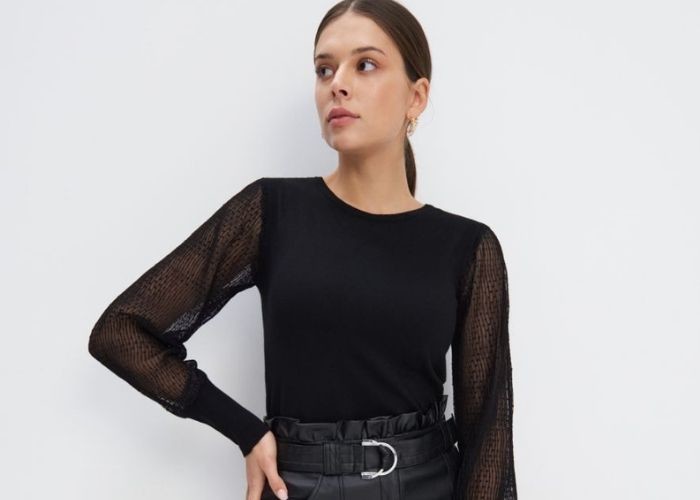 Supermodna czarna bluzka z Mohito