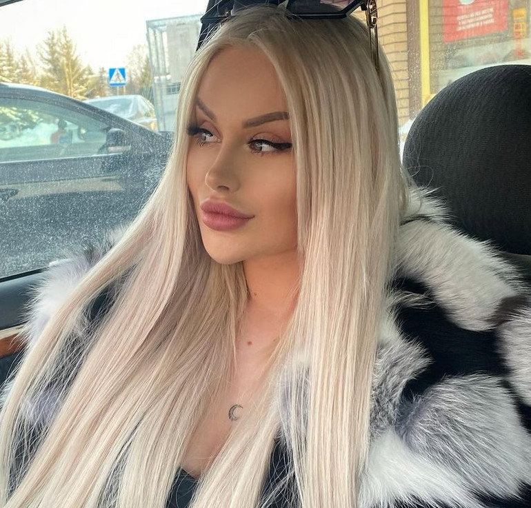 Ewelona z "Warsaw Shore" po operacjach w blond włosach