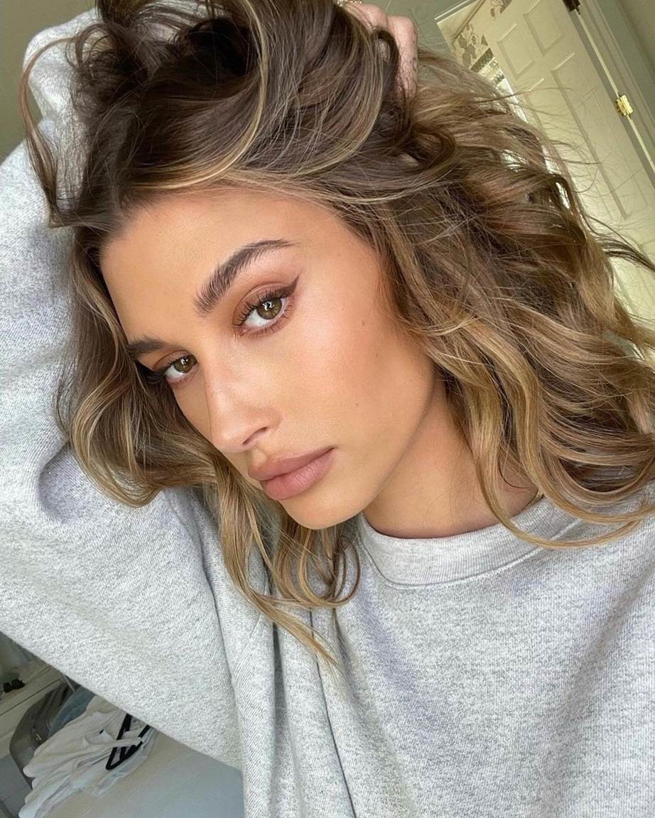 Hailey Bieber - pasemka root melt
