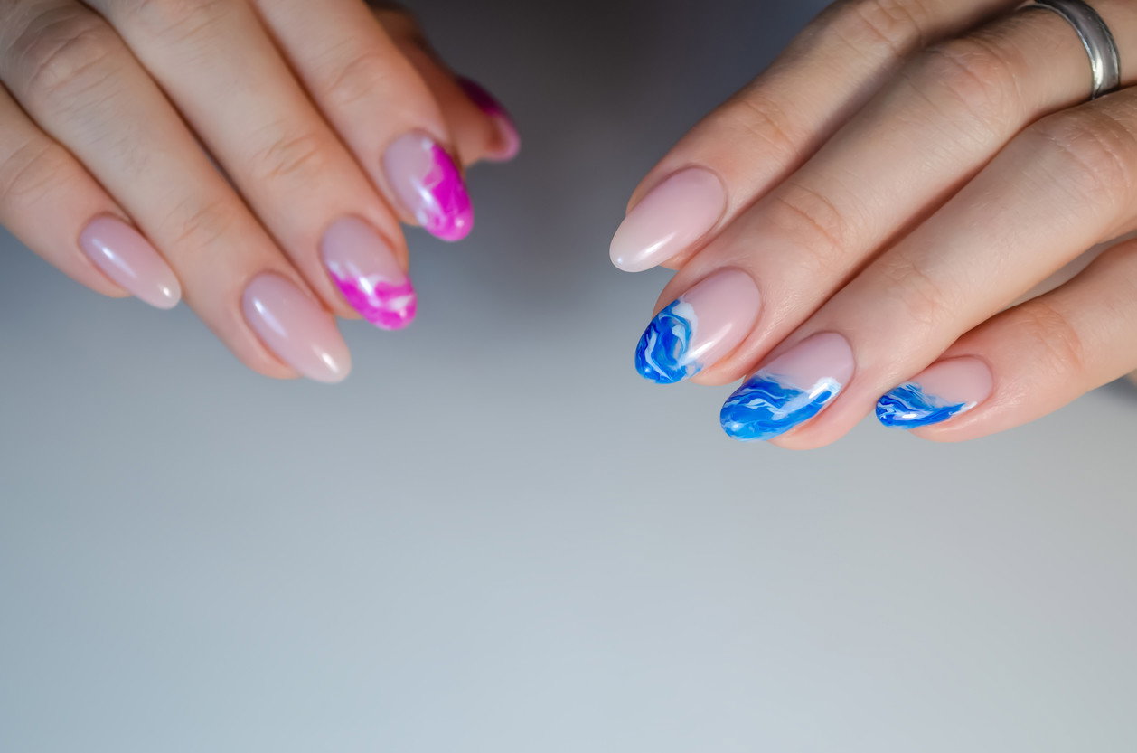 paznokcie na wiosnę 2021 waves nails