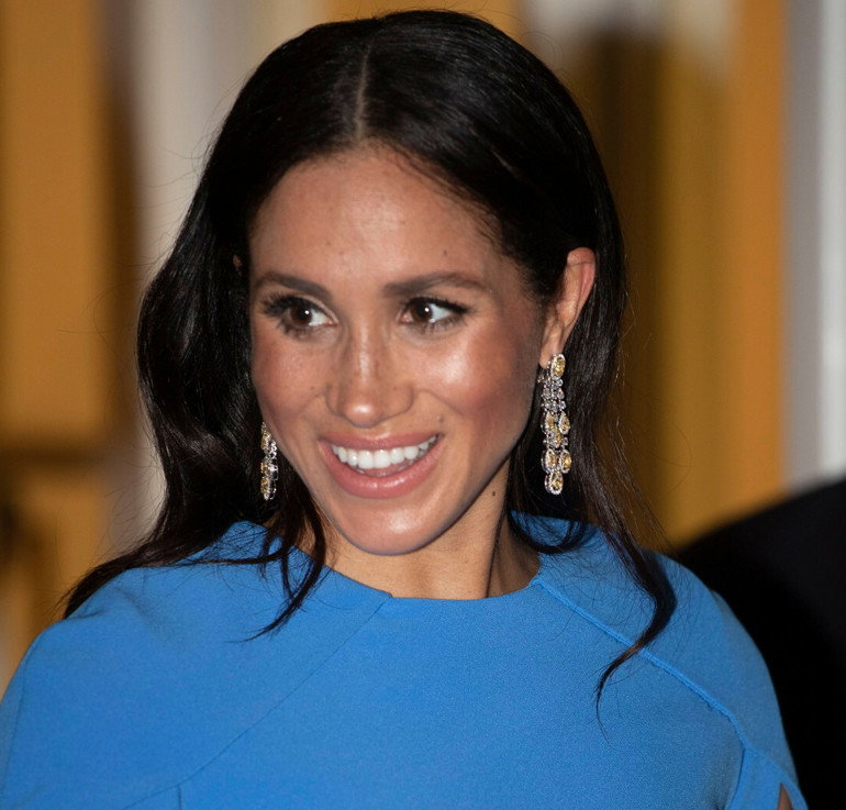 Meghan Markle w kontrowersyjnych kolczykach
