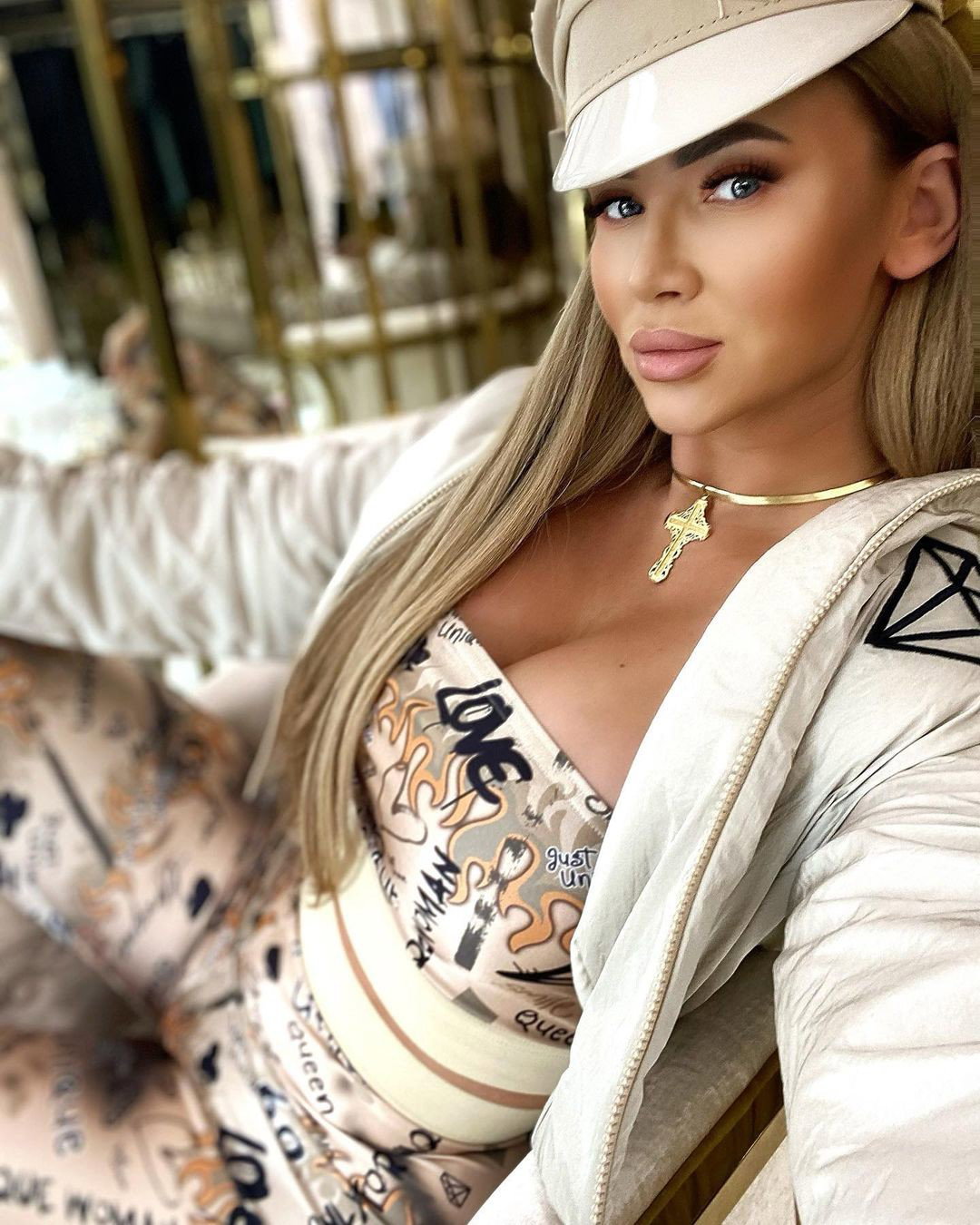 Izabela Macudzińska - Królowe życia