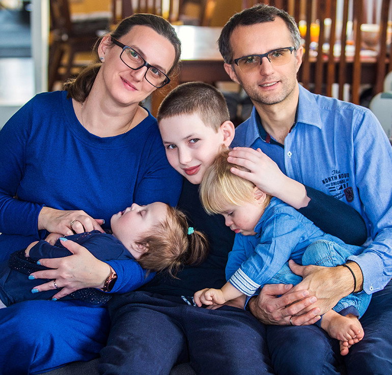Fundacja Polki Mogą Wszystko. Przekaż 1%. Historia Jasia i Hani z Bytomia