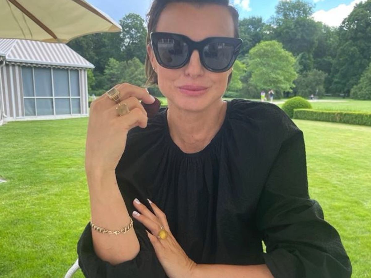 Kasia Sokołowska nosi tweedową marynarkę