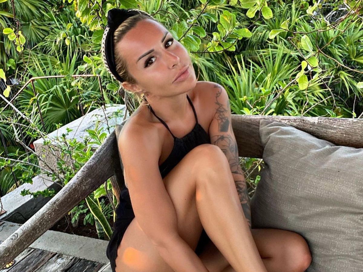 Blanka Lipińska pozuje topless