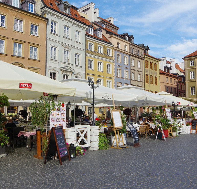 Ruszają hotele, ogródki restauracyjne i handel. Kiedy?