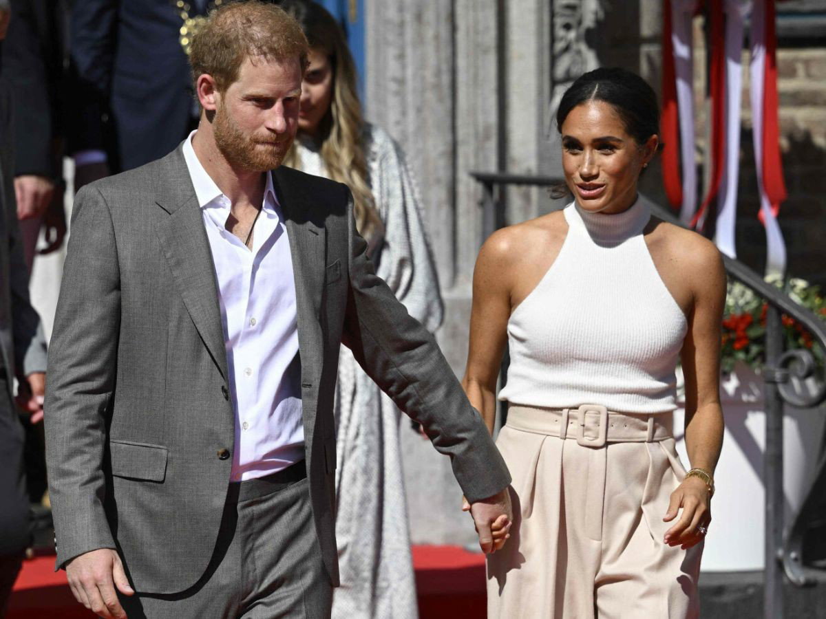 Meghan i Harry wygwizdani w Niemczech SASCHA SCHUERMANN AFP East News