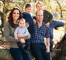 Tak wygląda dzieciństwo George'a, Charlotte i Louisa. Książę William i księżna Kate pokazali wzruszające kadry