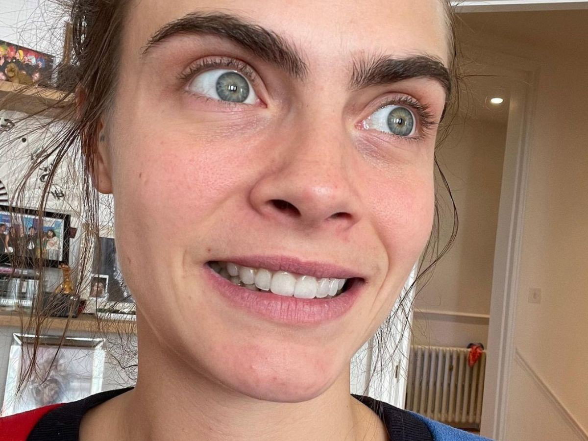 Cara Delevingne ledwo stoi na nogach