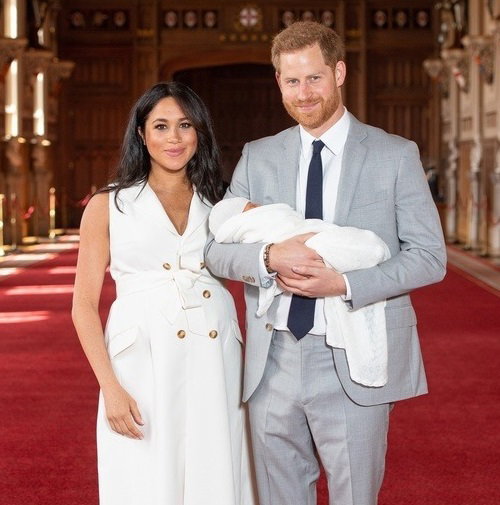 Książę Harry NIE jest ojcem Archiego? W brytyjskich mediach zawrzało