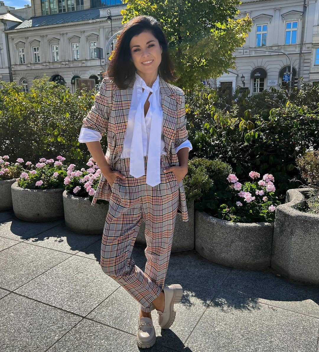 Kasia Cichopek komplet damski z Sinsay - marynarka i spodnie