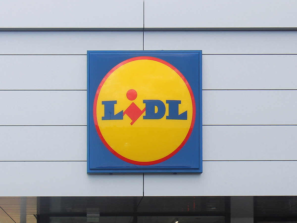Ten welurowy dres z Lidla to hit na jesień
