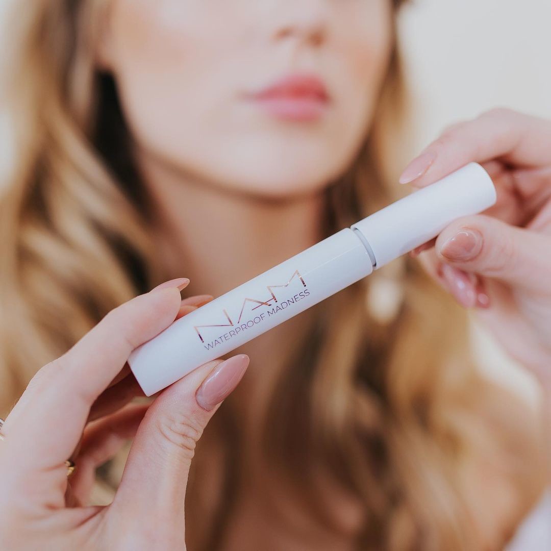 wodoodporny tusz do rzęs Nam Cosmetics 