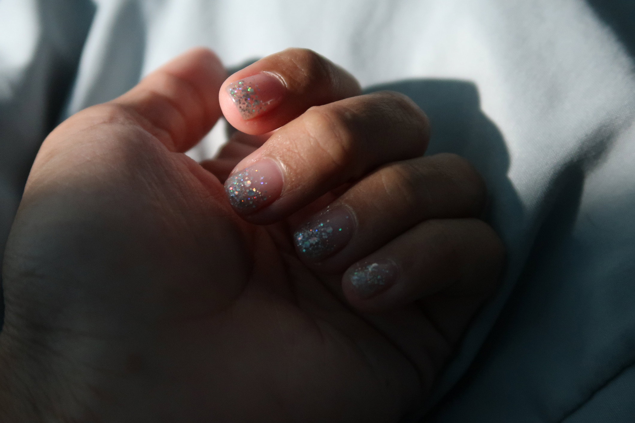 midnight manicure to modne paznokcie na jesień 2022