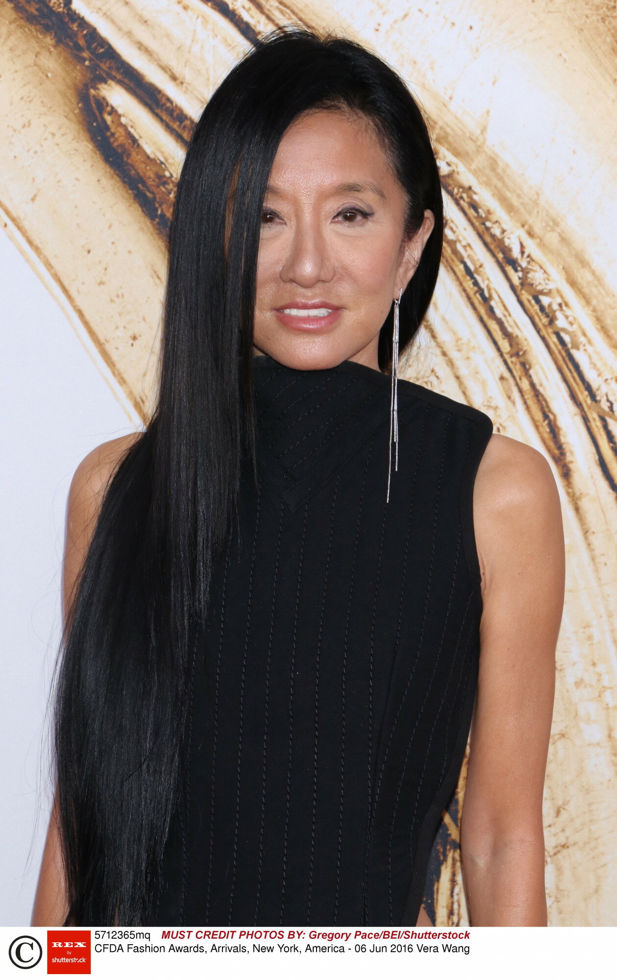 Uwierzycie, że Vera Wang ma 72 lata?  Ciała mogłaby jej pozazdrościć niejedna nastolatka. Jak ona to robi?