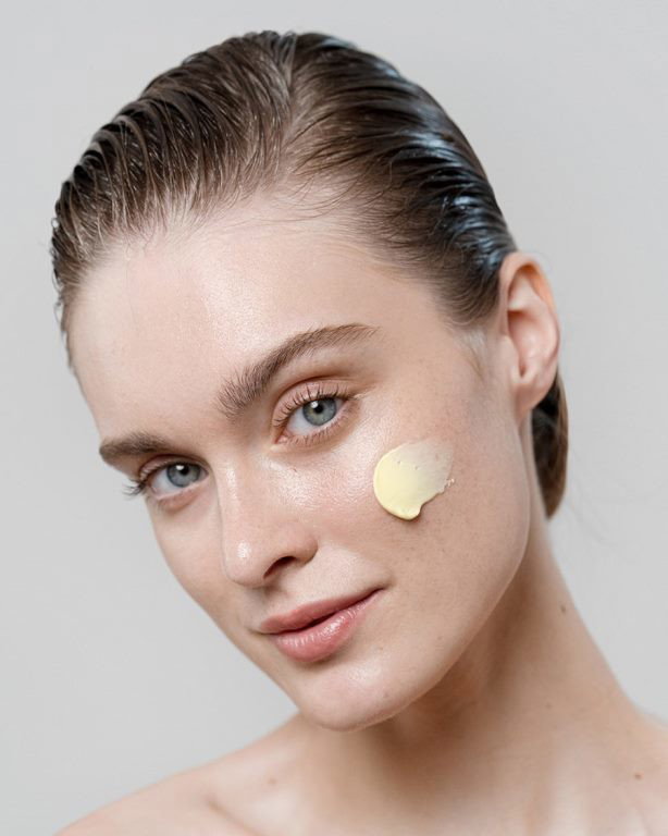 Jak działa Krem nawilżający przeciw niedoskonałościom z kurkuminą Curcumin cream Dermash Cosmetics