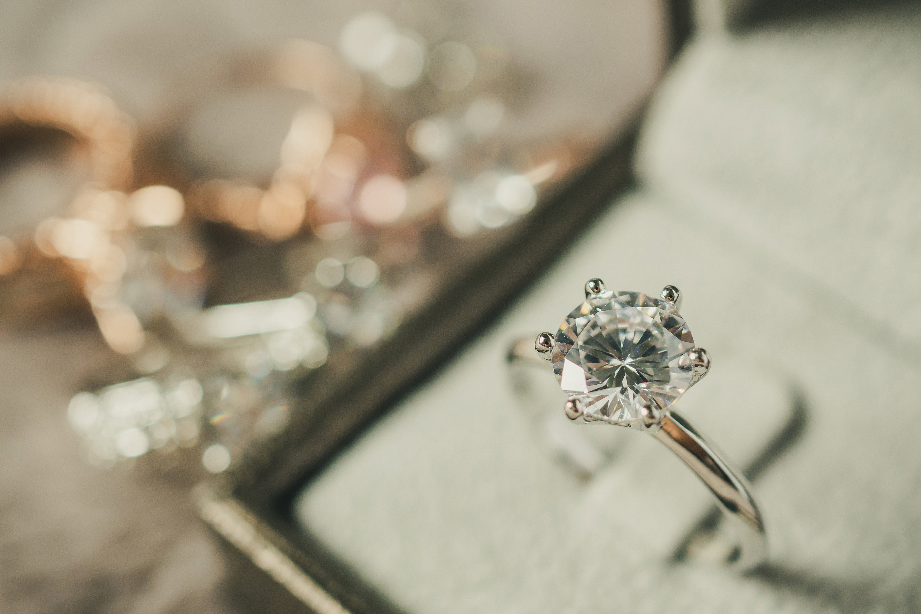 najmodniejsze-pierscionki-zareczynowe