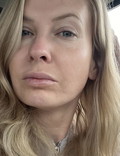 Edyta Pazura postawiła na cynamonowy blond