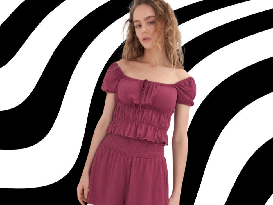 modny crop top z wyprzedaży w Sinsay za 12 zł