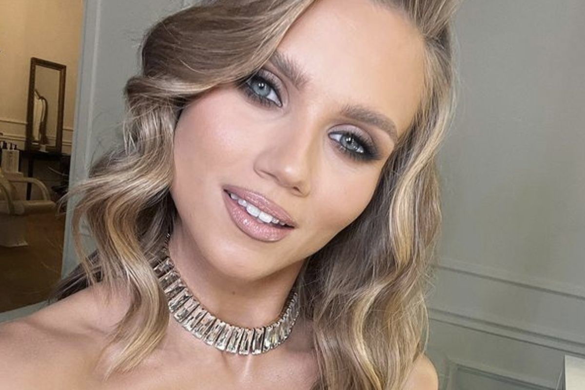 Agnieszka Kaczorowska sięga po rozświetlający balsam do ciała