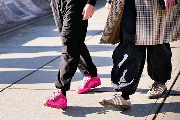 Modne buty na wiosnę 2023 - Samba Adiddas