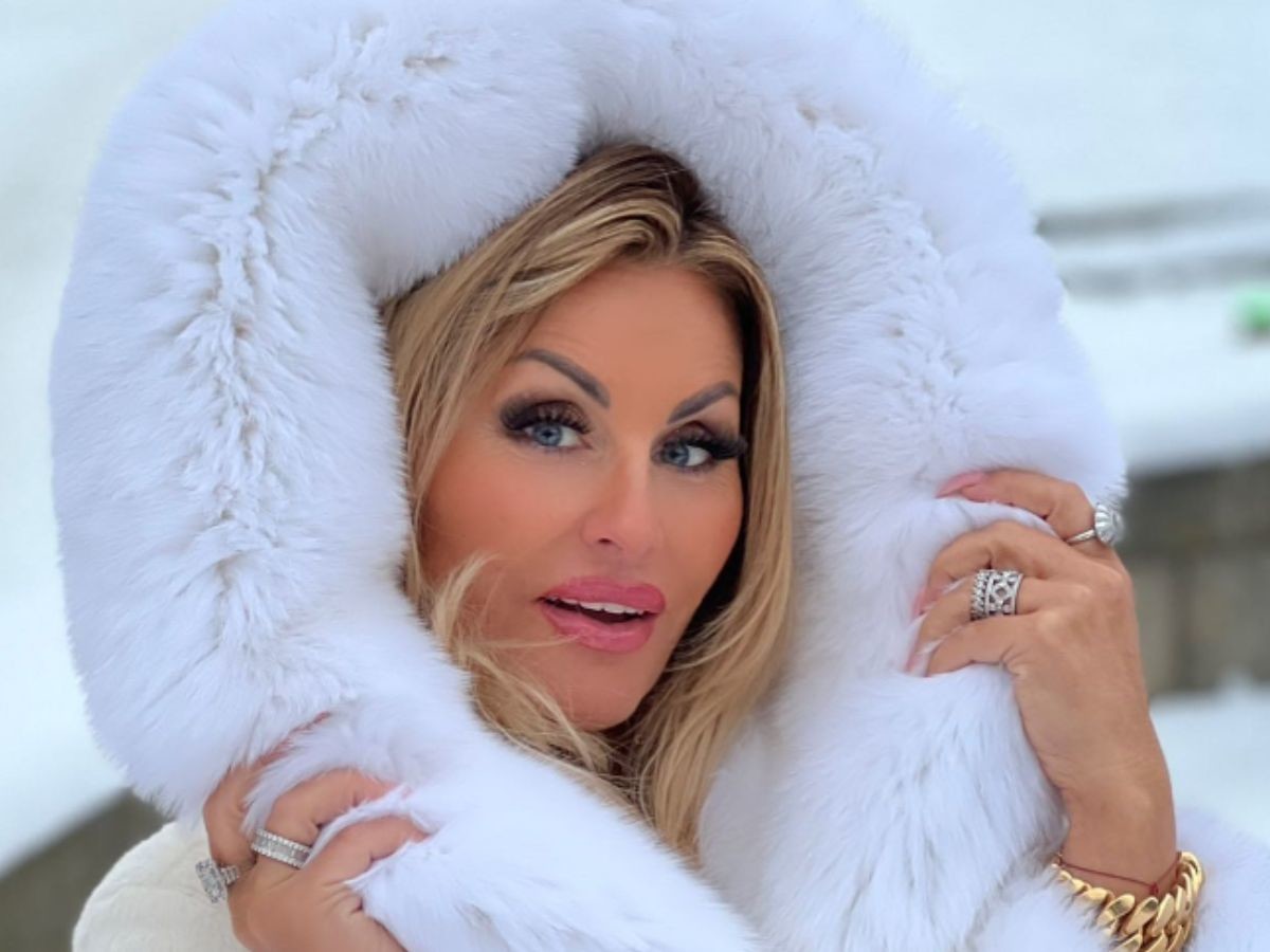 Królowe życia: Dagmara Kaźmierska w skąpym bikini w objęciach mężczyzny