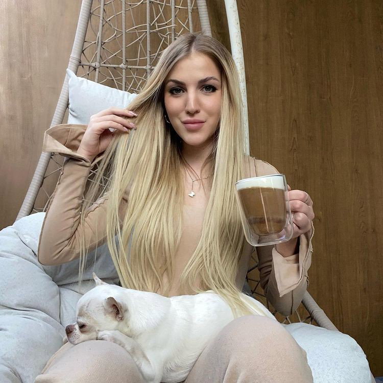 Klaudia "Hotel Paradise" korekta nosa