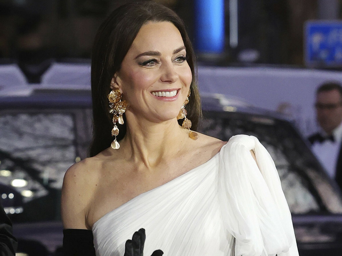 BAFTA 2023: Księżna Kate skradła całe show. W tej sukni zachwyciła też lata temu