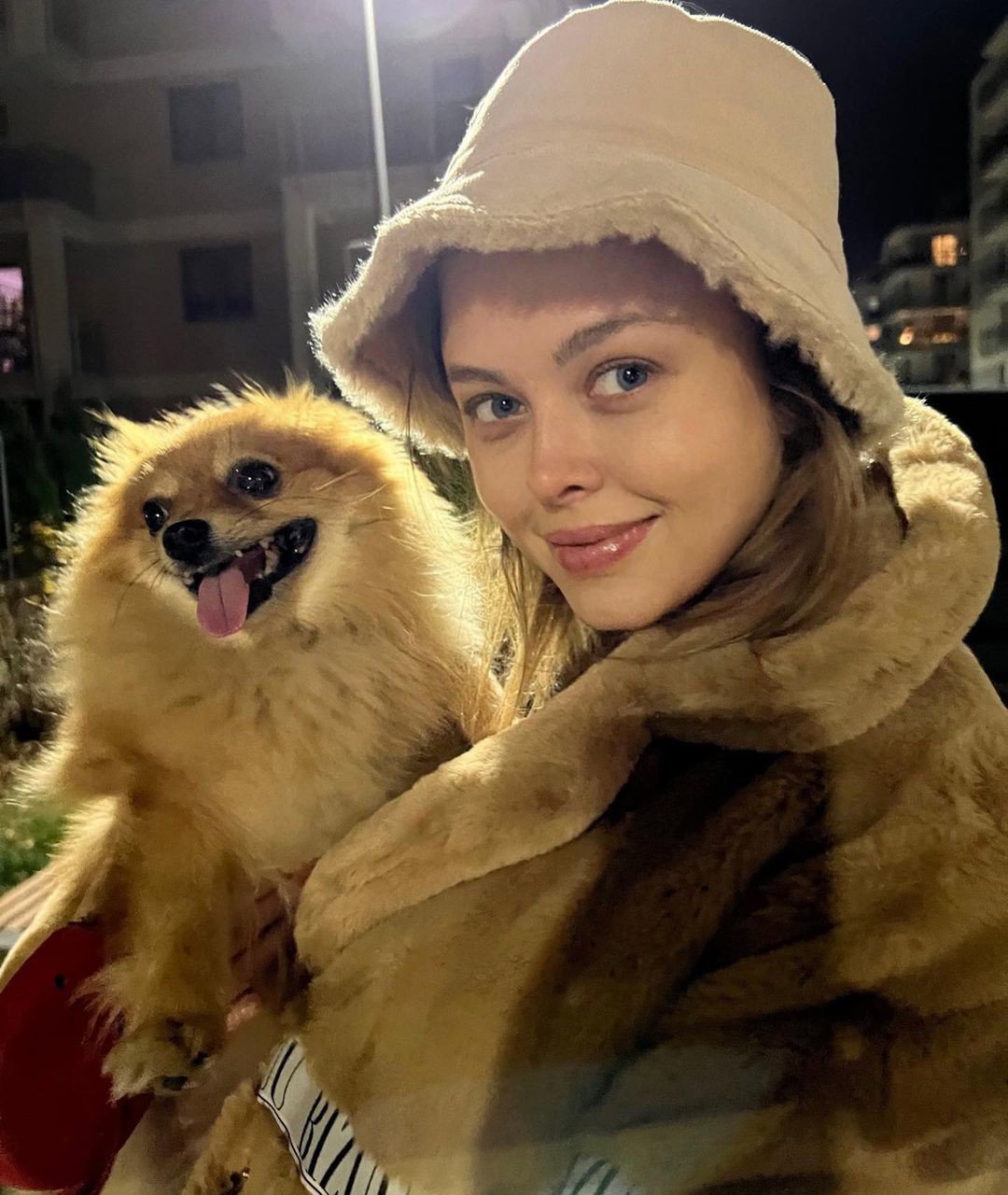 Joanna Opozda w modnym płaszczu na zimę