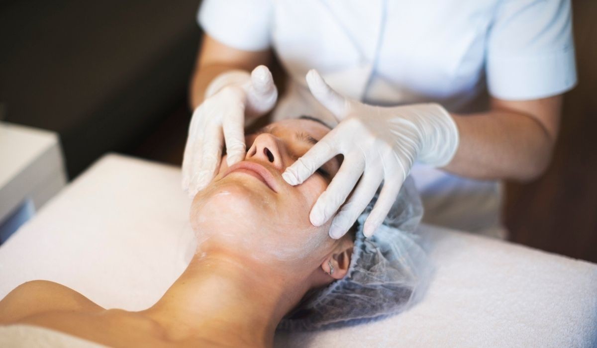 Laser peeling węglowy ile kosztuje i jakie efekty daje