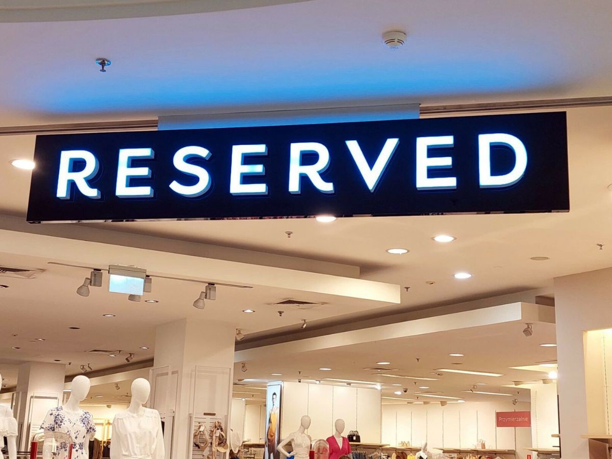Welurowy kombinezon na karnawał z Reserved