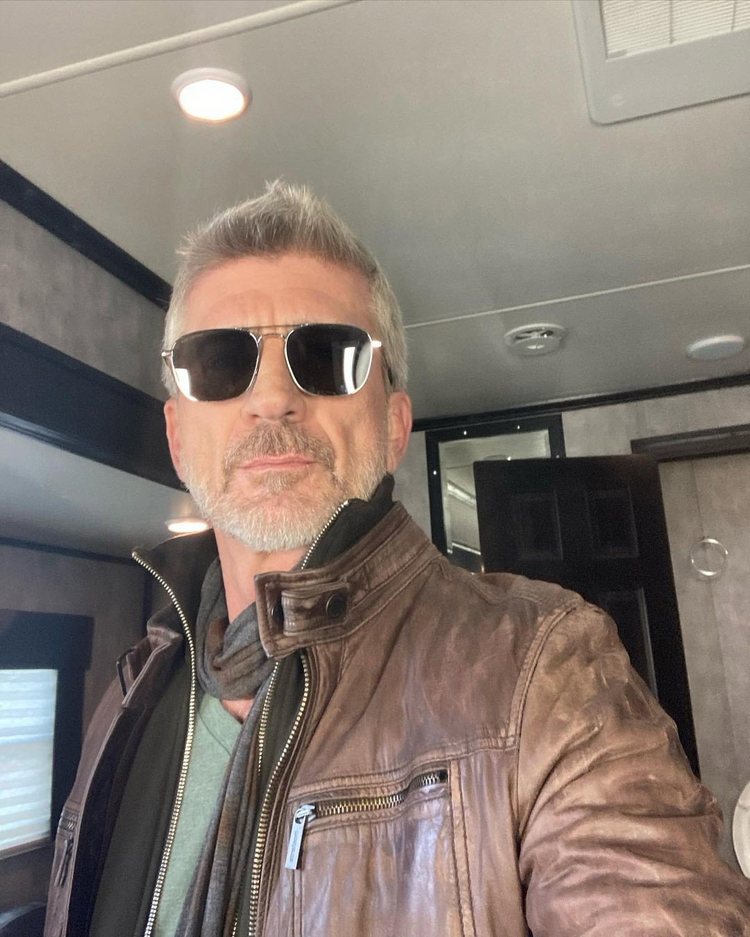 tak dziś wygląda 61-letni Joe Lando Sully z serialu Dr. Quinn