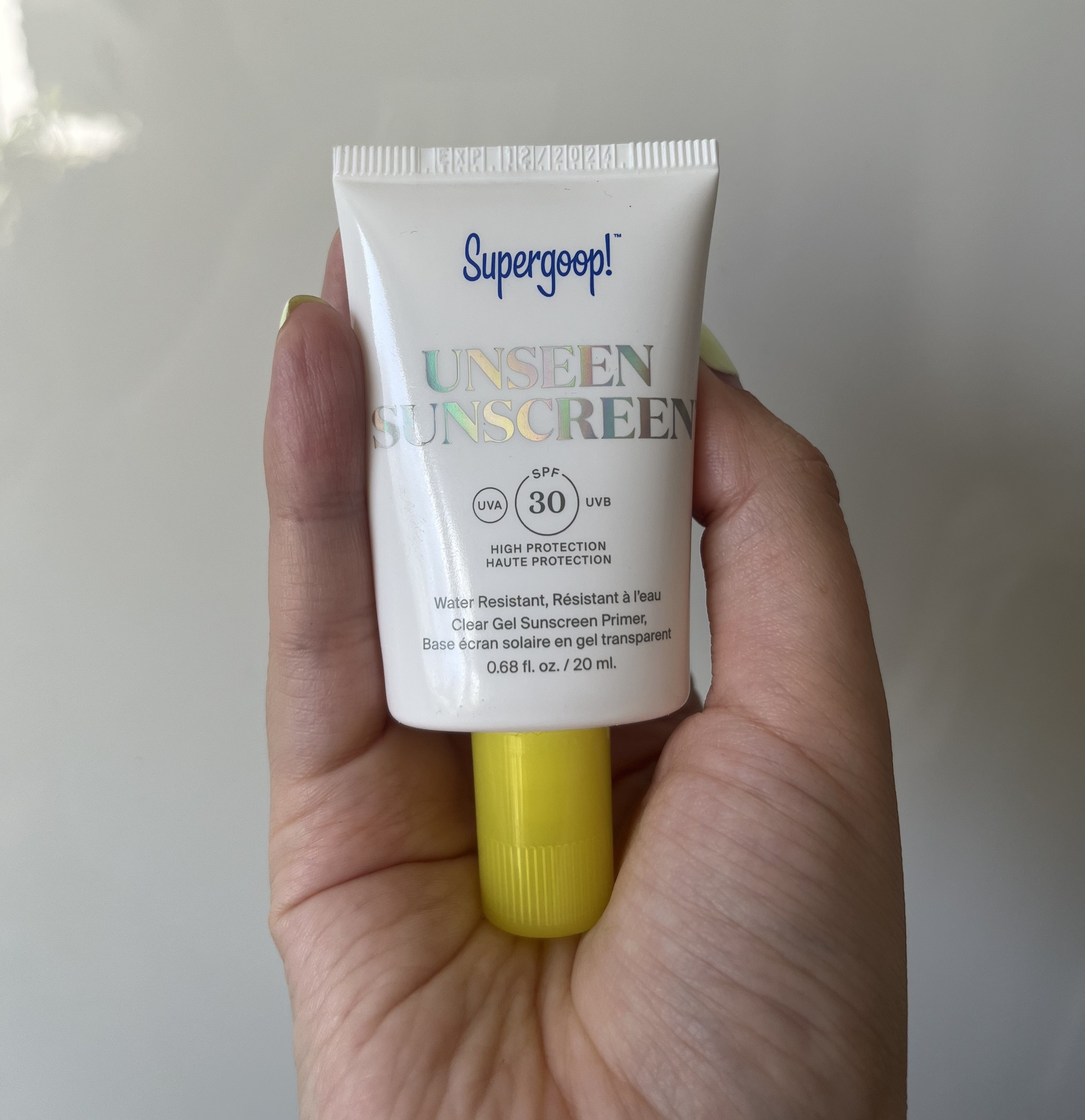 Niewidoczny SPF 30 PA+++ z czerwoną algą