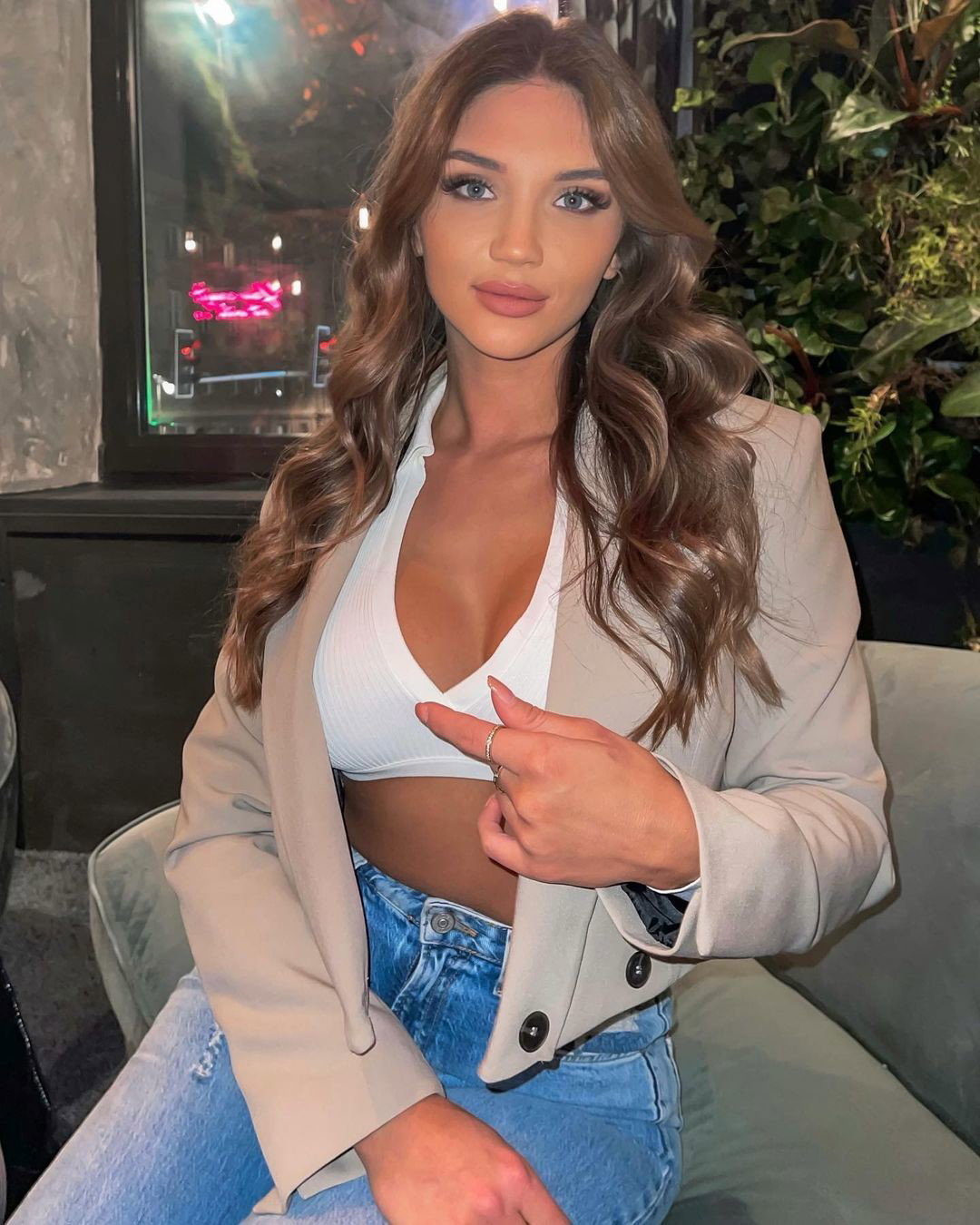 Caroline Love Island 3