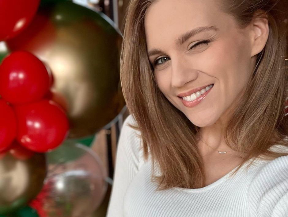 Jeansy na lato z przetarciami w stylu Agnieszki Kaczorowskiej