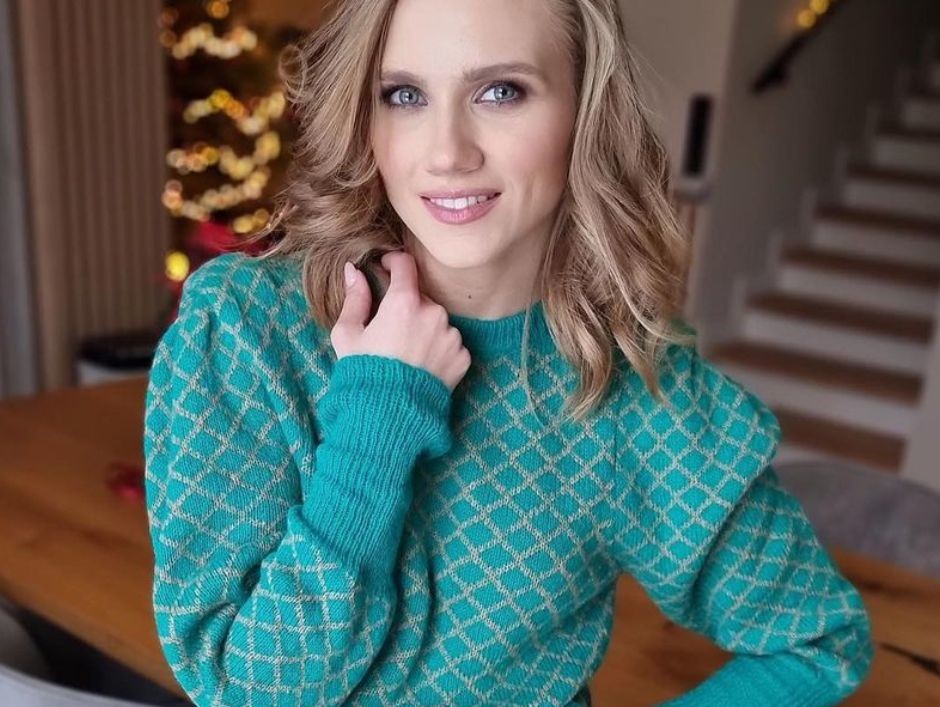 Agnieszka Kaczorowska w wyszczuplających spodniach wide leg