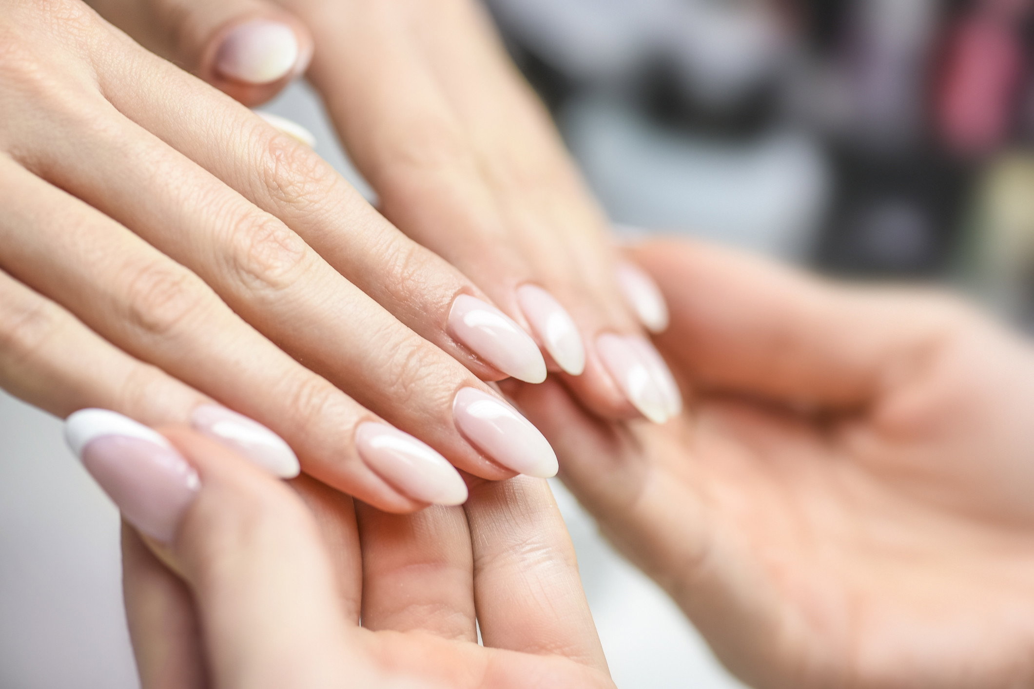 Paznokcie na lato 2023 Cloud Nails