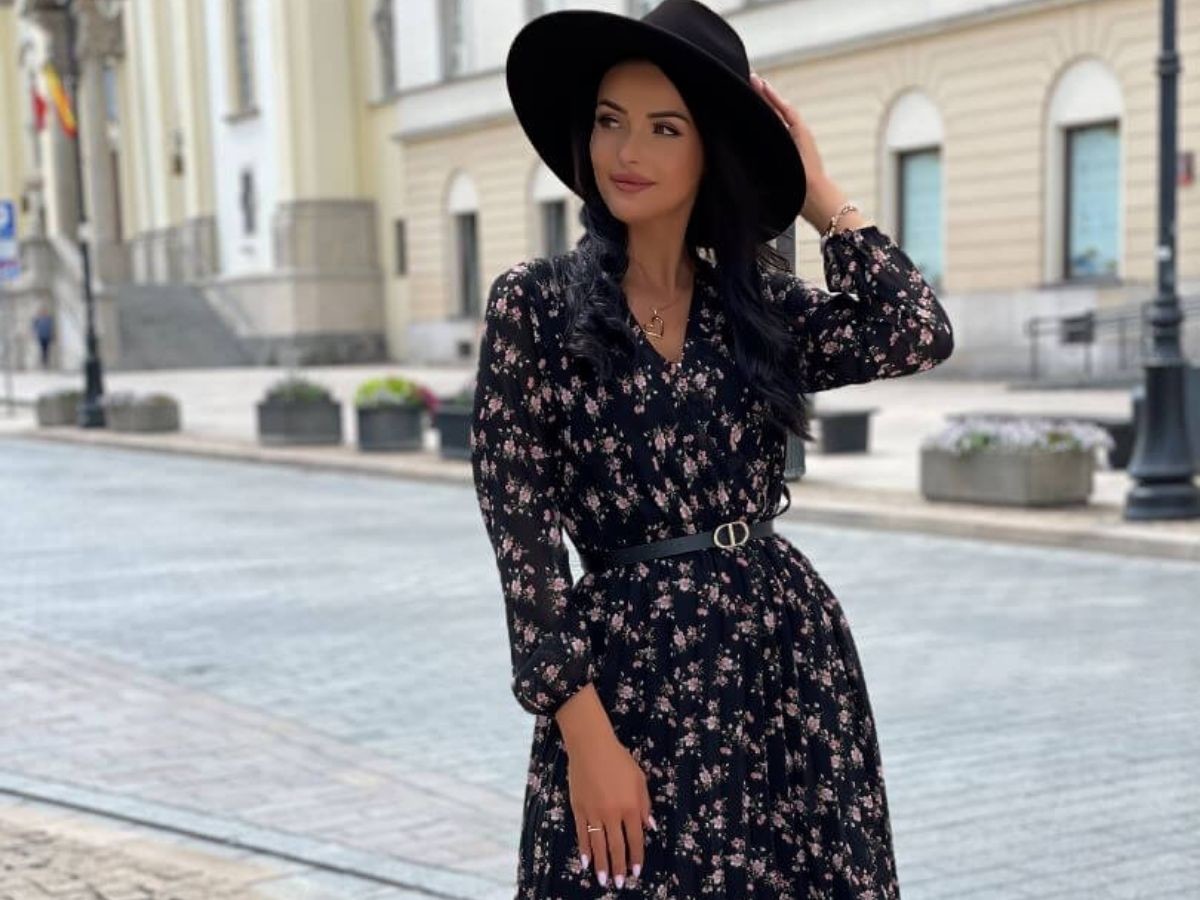 Ta wiosenna sukienka w kwiaty za 120 zł wygląda jak Guess za 700 zł. Zamaskuje wystający brzuszek!