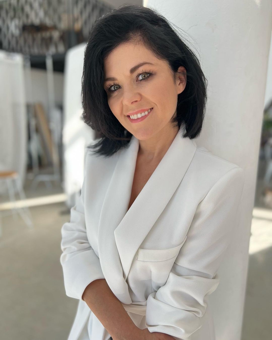 Katarzyna Cichopek - modne jeansy flare z rozcięciami